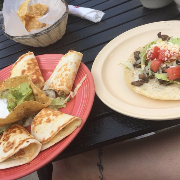 BYOB. Dog friendly patio. Steak was seasoned and savory. So good. Chicken quesadillas were cheesy with shredded chicken, just the way I like them. Friendly. Clean. Cozy inside. Outdoor patio.