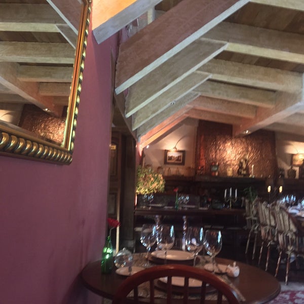 Das Foto wurde bei Ludwig Restaurant von 🌎🇧🇷🇨🇱 Alexandre C. am 7/11/2015 aufgenommen