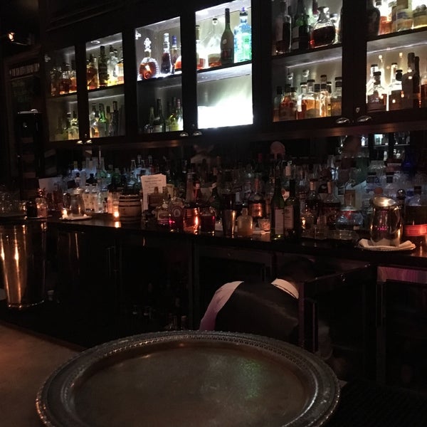 Foto tirada no(a) The Regent Cocktail Club por Loli S. em 10/18/2016