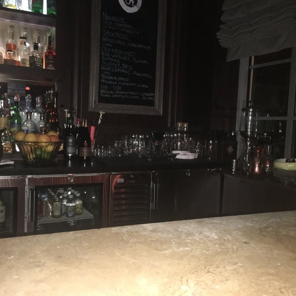 รูปภาพถ่ายที่ The Regent Cocktail Club โดย Loli S. เมื่อ 9/2/2017