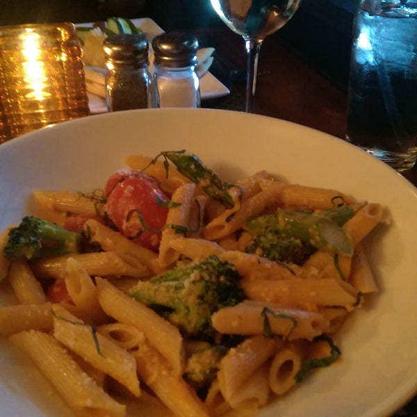 Awesome penne and moscato and amazing service!