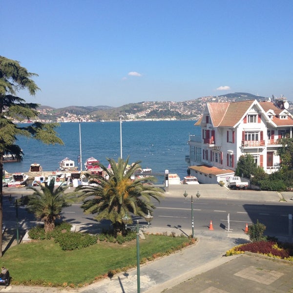Photo taken at Villa Balık by Arzu S. on 4/9/2014