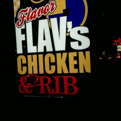 รูปภาพถ่ายที่ Flavor Flav&#39;s Chicken &amp; Ribs โดย Sunil A. เมื่อ 1/18/2013