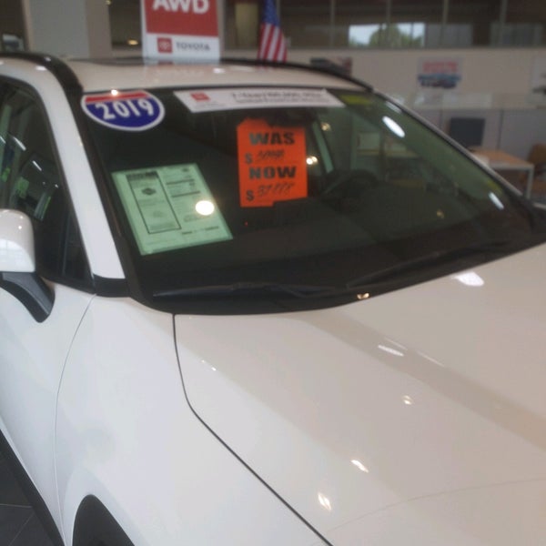 Curry Toyota Car Dealership in Cortlandt
