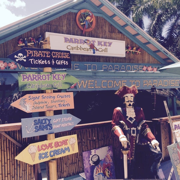 5/31/2015 tarihinde Cynthia C.ziyaretçi tarafından Parrot Key Caribbean Grill'de çekilen fotoğraf