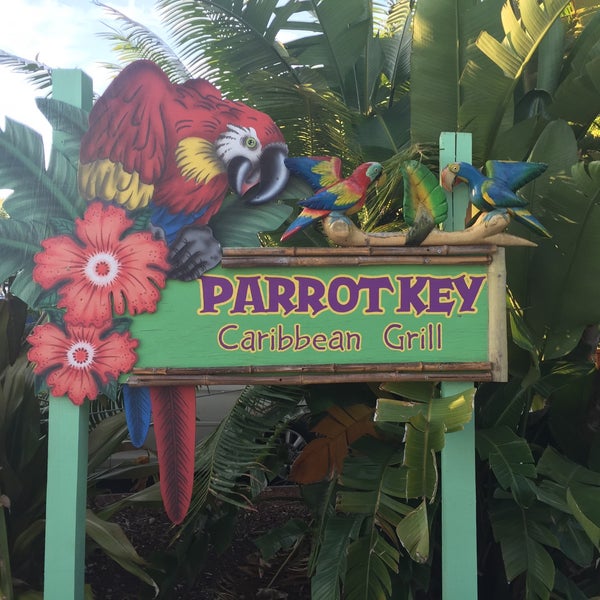 รูปภาพถ่ายที่ Parrot Key Caribbean Grill โดย Cynthia C. เมื่อ 5/28/2016