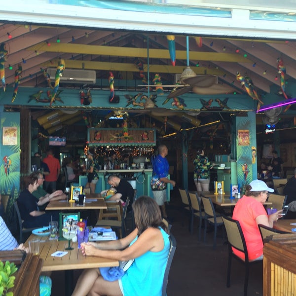 Foto scattata a Parrot Key Caribbean Grill da Cynthia C. il 5/28/2016