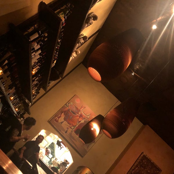 Foto scattata a Carpe Diem Wine Bar da Fiona S. il 3/8/2019