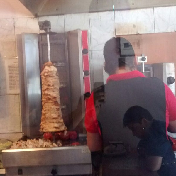 Photo prise au Döner Kabab par Matias C. le12/18/2014