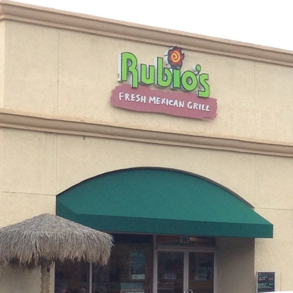 Photo taken at Rubio&#39;s Coastal Grill by Martin Carlos P. on 4/2/2014