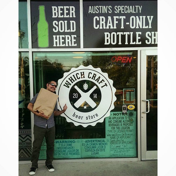 Foto tirada no(a) WhichCraft Beer Store por J. M. em 8/4/2015