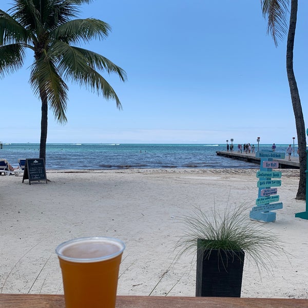 Снимок сделан в Southernmost Beach Cafe пользователем Davide C. 5/14/2022