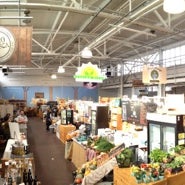 10/20/2012 tarihinde David R.ziyaretçi tarafından Pittsburgh Public Market'de çekilen fotoğraf