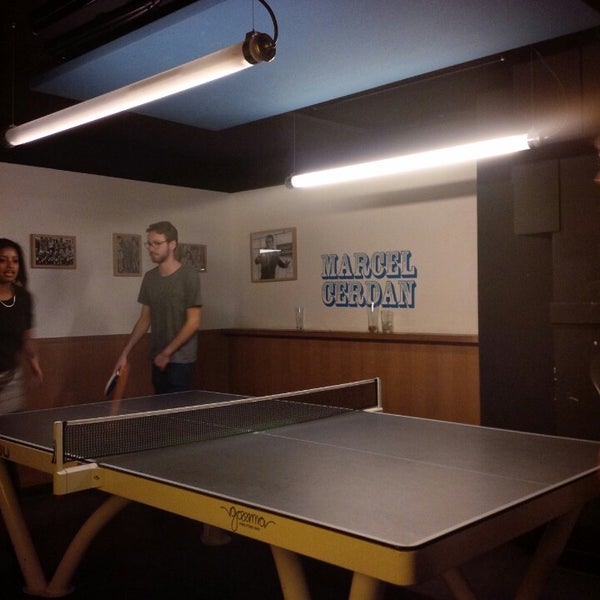 12/19/2014 tarihinde Bertrand D.ziyaretçi tarafından Gossima Ping Pong Bar'de çekilen fotoğraf