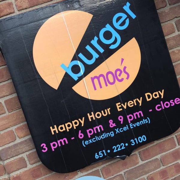 Foto scattata a Burger Moe&#39;s da Brock H. il 7/5/2020