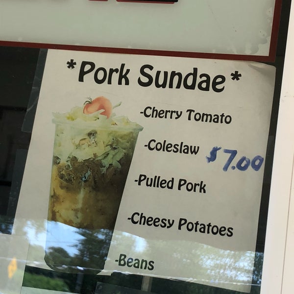 Vick's Corner Fuel Station in Spirit Lake