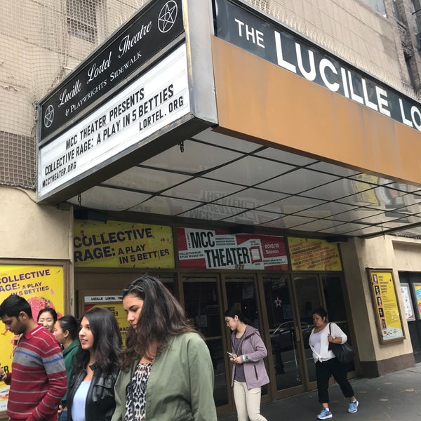 Photo taken at Lucille Lortel Theatre by Jin T. on 9/21/2018