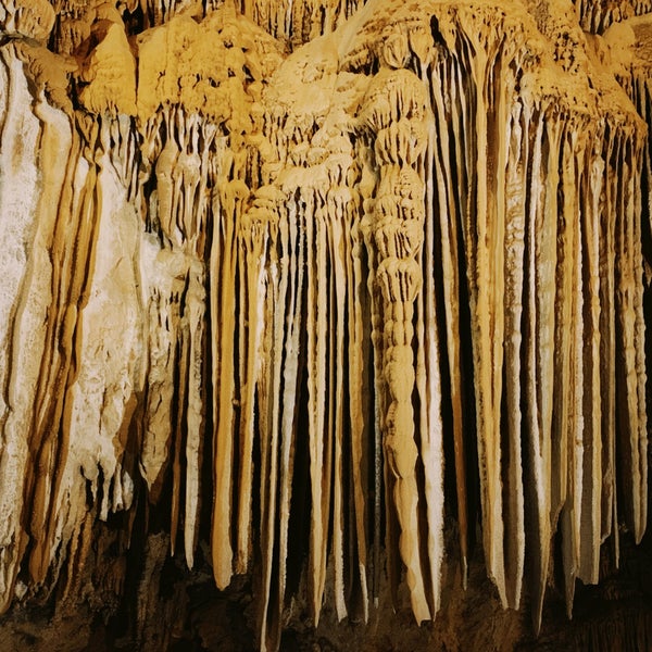 Foto tirada no(a) Lake Shasta Caverns por Jin T. em 7/5/2019