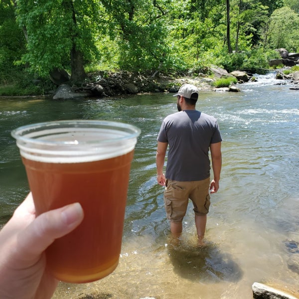 Photo taken at Hickory Nut Gorge Brewery by Harvin on 5/10/2021