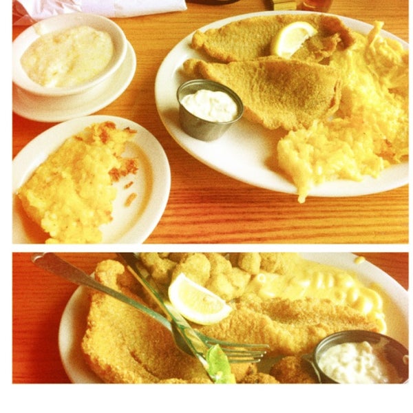 Cracker Barrel Old Country Store American Restaurant in Belleville