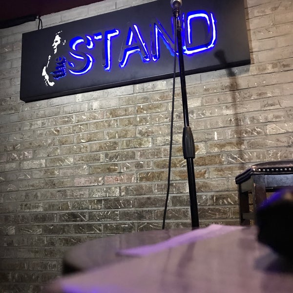 Foto scattata a The Stand Restaurant &amp; Comedy Club da Matt F. il 7/8/2017