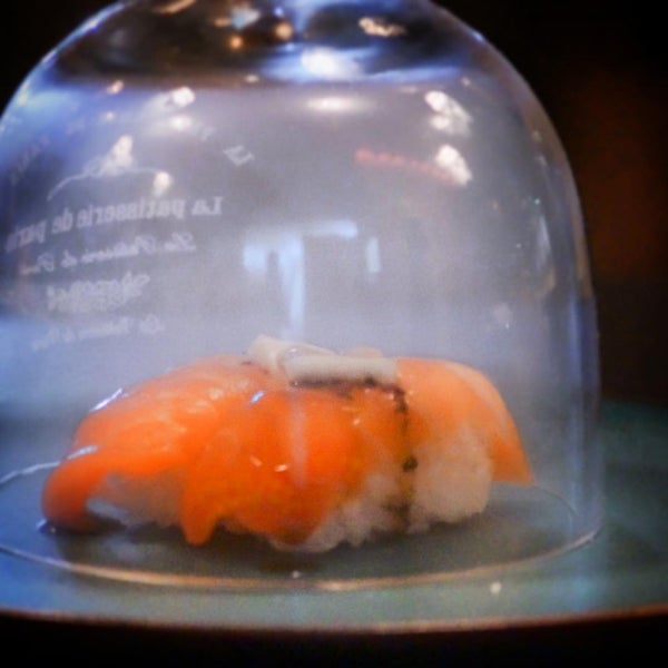 9/21/2015 tarihinde Roy A.ziyaretçi tarafından Asato Sushi &amp; Asian food'de çekilen fotoğraf