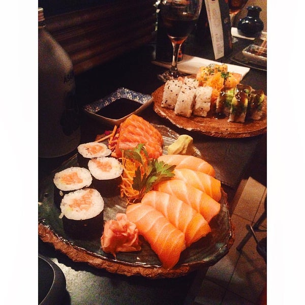 3/18/2016에 Roy A.님이 Asato Sushi &amp; Asian food에서 찍은 사진