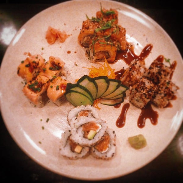 1/11/2016에 Roy A.님이 Asato Sushi &amp; Asian food에서 찍은 사진