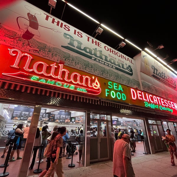 Photo taken at Nathan&#39;s Famous by Owen H. on 9/3/2022