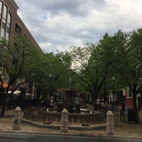 Photos at Lincoln Square (Giddings Plaza) Ravenswood 28 tips from