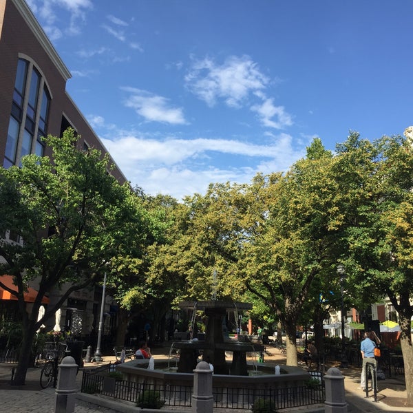 Photos at Lincoln Square (Giddings Plaza) Ravenswood 28 tips from