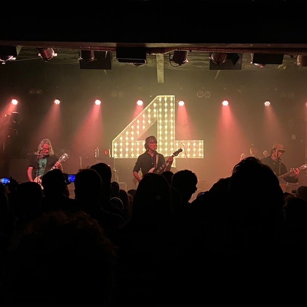 Снимок сделан в Bottom Lounge пользователем Owen H. 11/21/2019