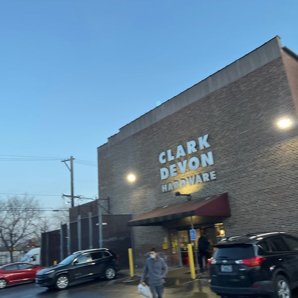 Foto tirada no(a) Clark-Devon Hardware por Owen H. em 1/23/2023