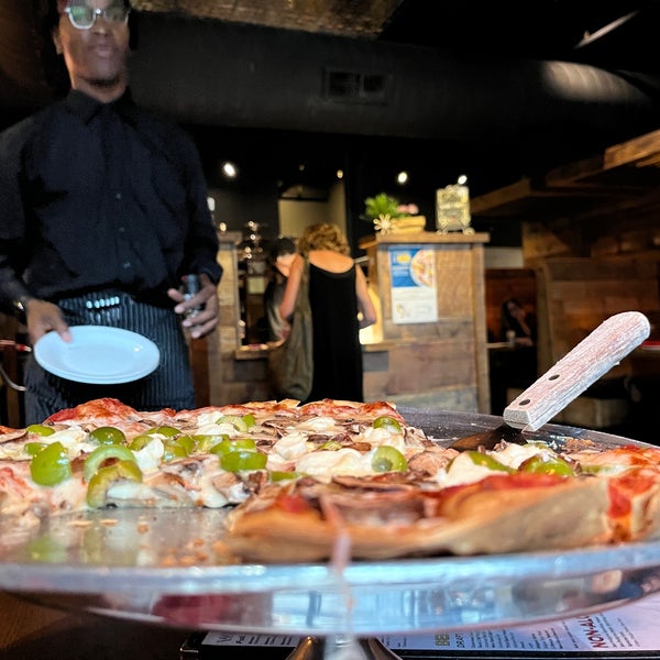 Foto tirada no(a) Pizza Man por Owen H. em 8/13/2022
