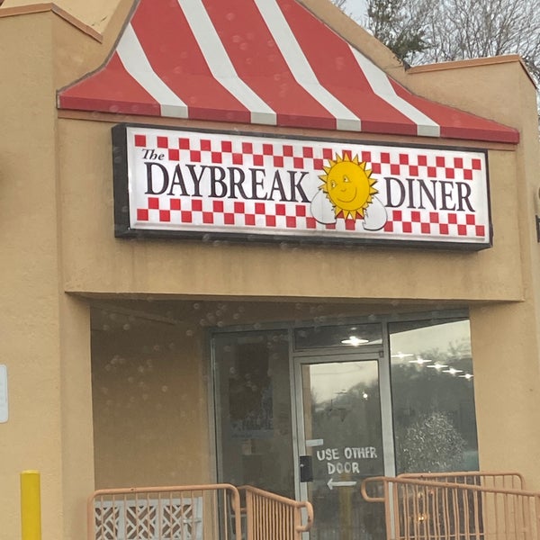 Foto scattata a Daybreak Diner da Cid S. il 2/17/2024