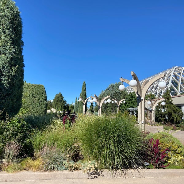 Photo taken at Denver Botanic Gardens by Cid S. on 9/20/2023