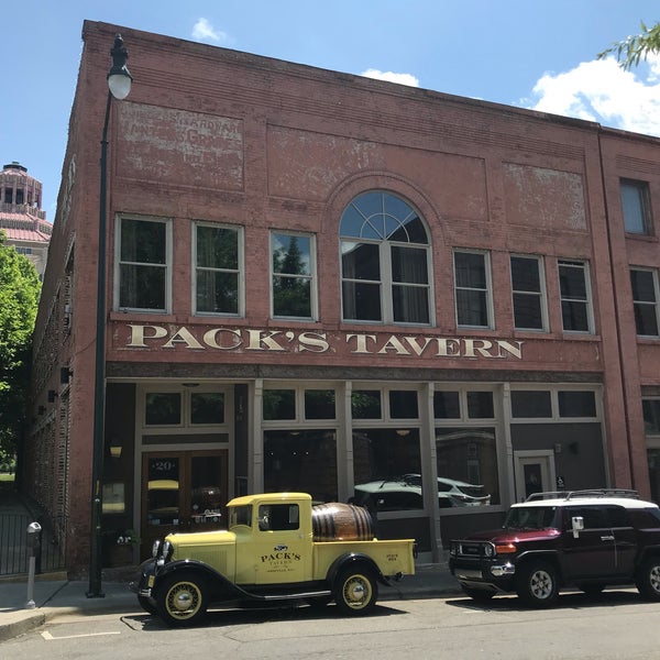 Photo taken at Pack&#39;s Tavern by Cid S. on 5/25/2019