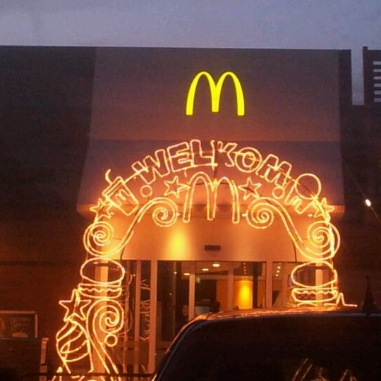 12/12/2012 tarihinde Edwin L.ziyaretçi tarafından McDonald&#39;s'de çekilen fotoğraf