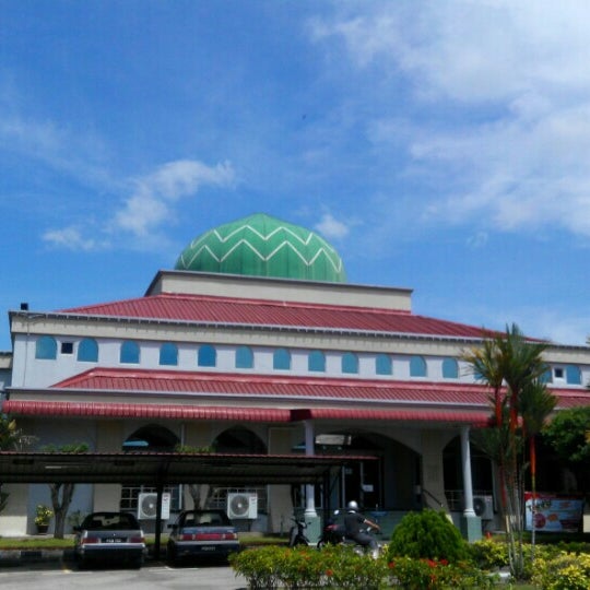 Masjid Daerah Sbrg Perai Utara Mosque In Butterworth