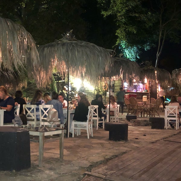 Foto tomada en Ayışığı Beach Bar  por Kdr🍀 el 8/30/2019