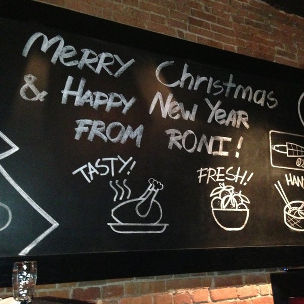 Foto tirada no(a) Roni Asian Grill &amp; Bar por Alexandra em 12/21/2012
