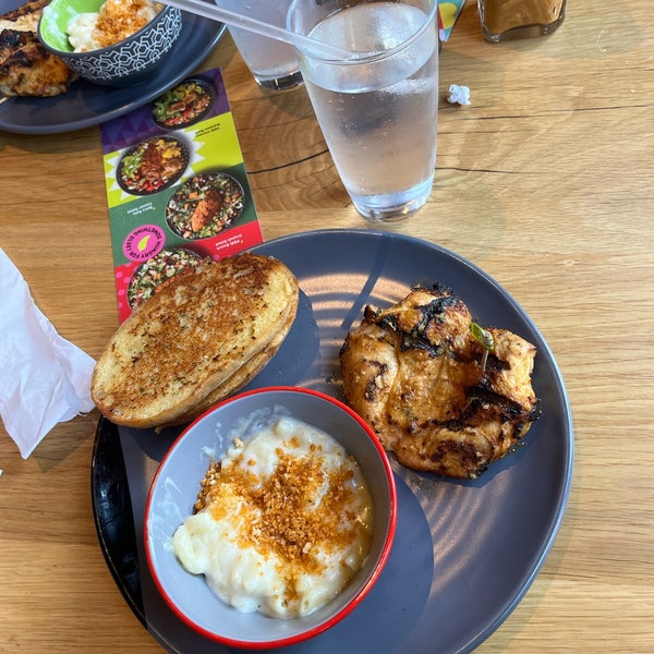 Another Nando’s experience, this time in MD.  Much better than the one in Dc! Have boneless butterflied chicken brest with garlic bread and peri mac pasta, it was lovely…Recommended.