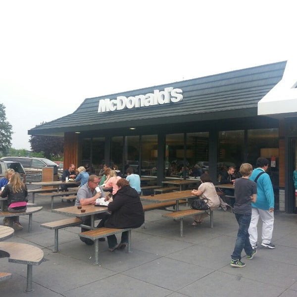 รูปภาพถ่ายที่ McDonald&#39;s โดย Moric v. เมื่อ 5/30/2013