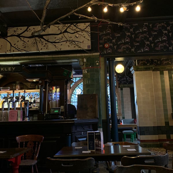 The Rose Villa Tavern Pub in Jewellery Quarter