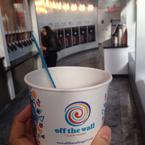 Les meilleurs Frozen yogurt! En face du New York Times. Idéal pour un petit encas ou un dessert en famille ou amis!