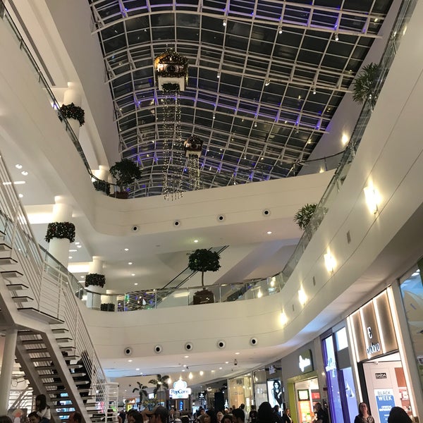 Foto scattata a Shopping Palladium da Heliel D. il 11/24/2019