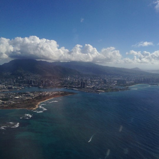 Снимок сделан в USO Hawaii&#39;s Airport Center пользователем Amir A. 11/7/2012