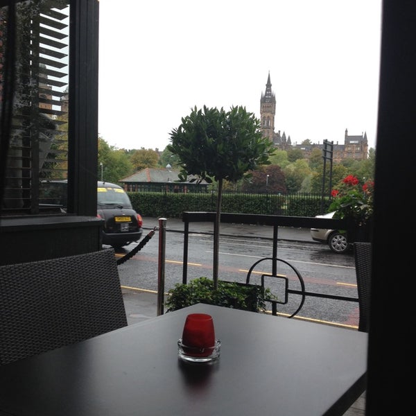 Excellent quality steak and proper beef burger. Warm atmosphere with a great view of the Kelvingrove museum and University of Glasgow