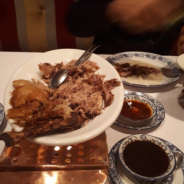 Das Foto wurde bei Dragon Restaurant von Ayşegül am 2/25/2018 aufgenommen