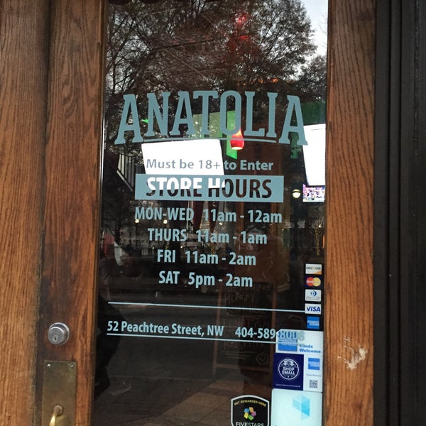 Das Foto wurde bei Anatolia Cafe &amp; Hookah Lounge von shibuyahiyoko am 12/14/2015 aufgenommen